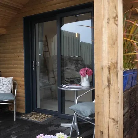 The Bee Pods Holiday home *