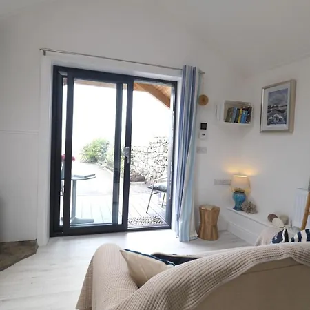 The Bee Pods Holiday home