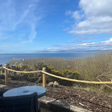 Holiday home The Bee Pods Rossnowlagh